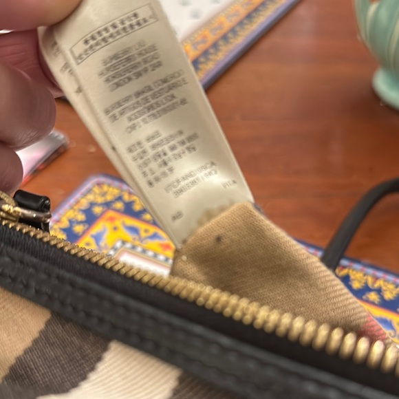 Burberry Black Leather Bag Authentic - Picture 6 of 11